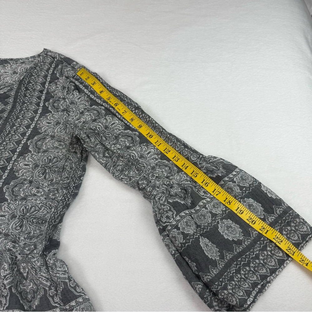 Como Vintage Gray and White floral paisley women’s Blouse Size L - Picture 5 of 10